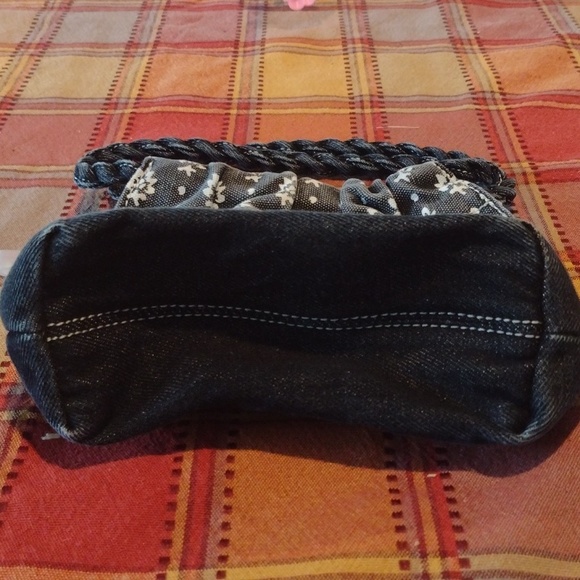 Cute little Tommy Hilfiger jean purse - Picture 4 of 4